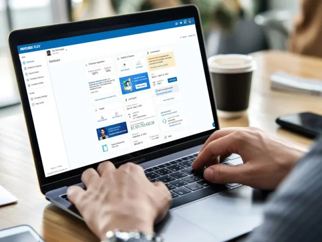 Business Owner using paychex flex's scalable technology